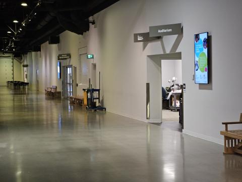 Canada Science and Tech Museum - Hall way